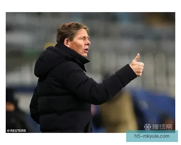 水晶宫球迷客场喊格拉斯纳下课